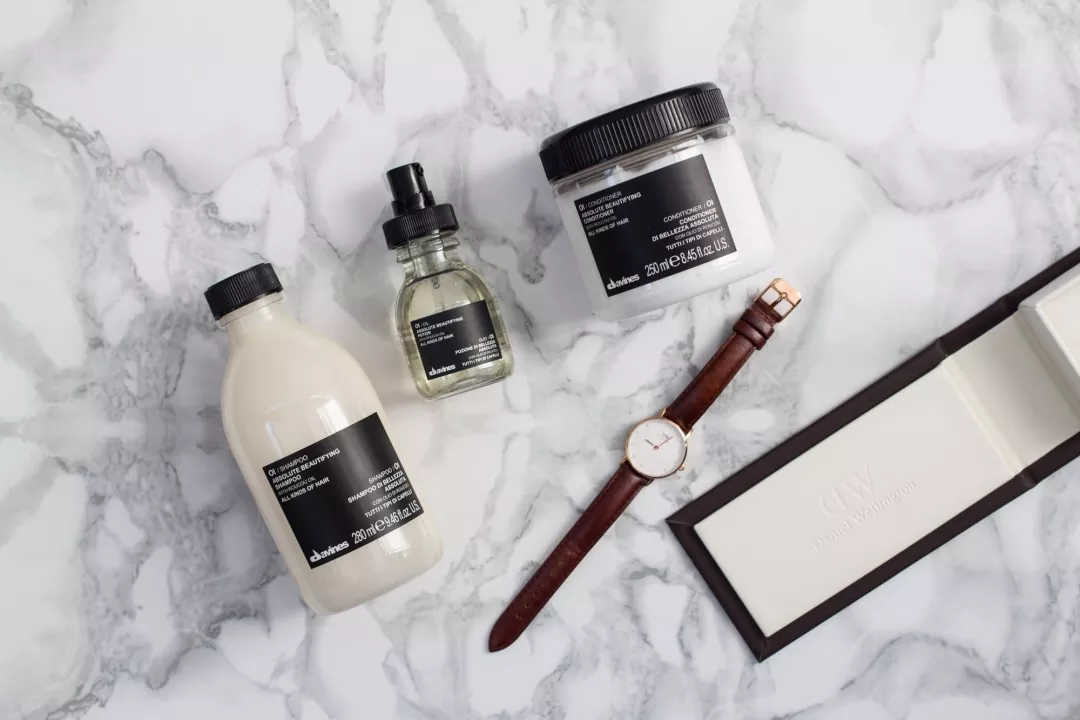 Davines oi absolute. Davines oi Oil absolute Beautifying Potion. Масло Давинес 135. Давинес масло для волос. Парфюм для волос Davines.